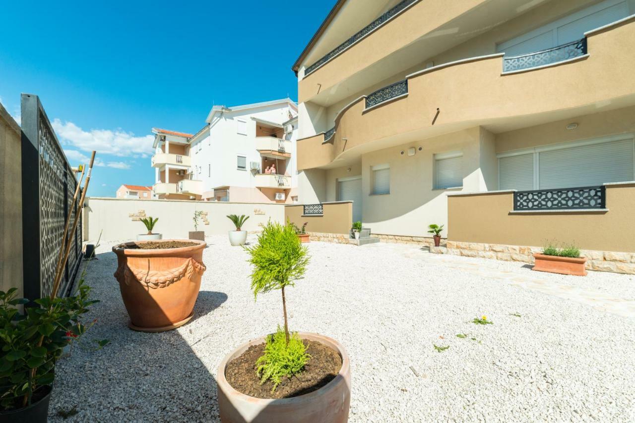 Apartments Nella Privlaka  Esterno foto