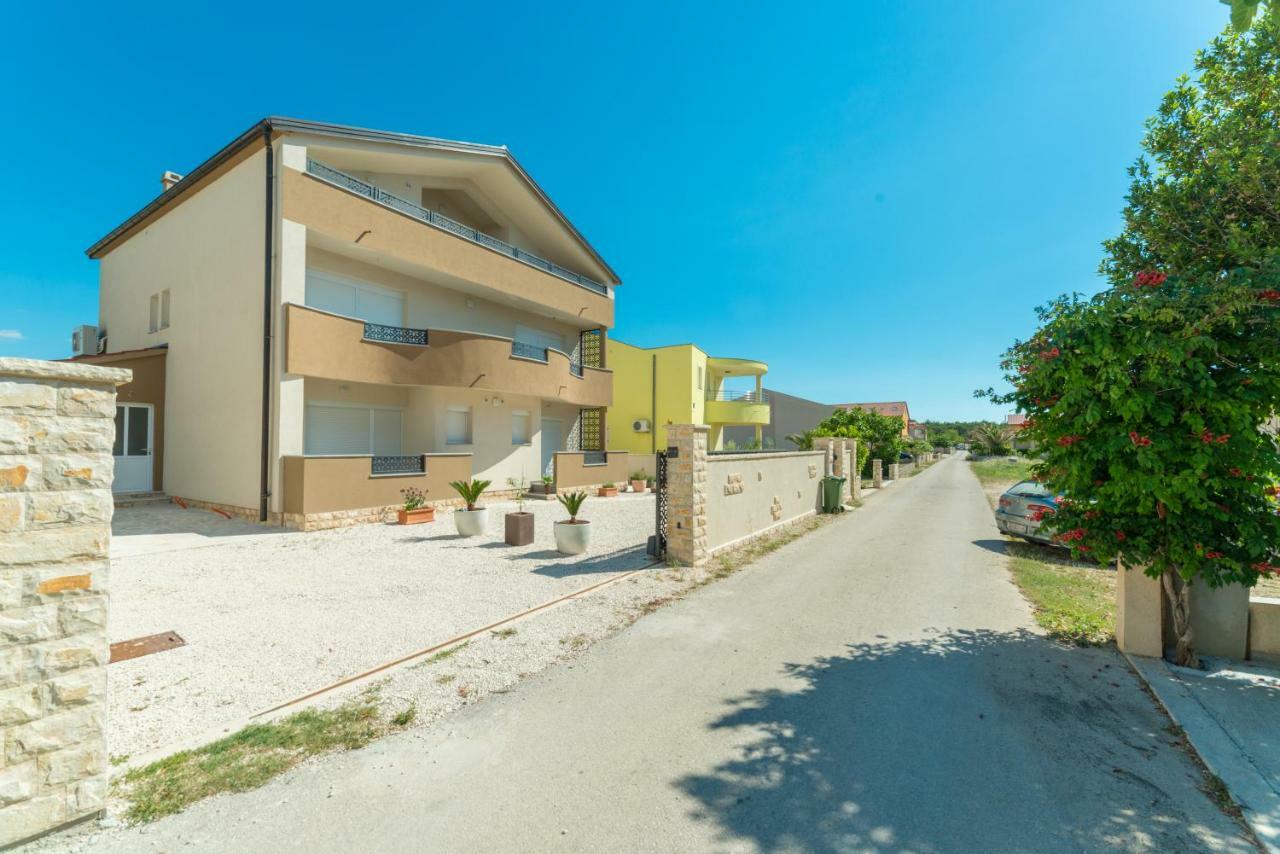 Apartments Nella Privlaka  Esterno foto